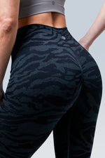 Wild Booty Lifting Seamless Scrunch Legging